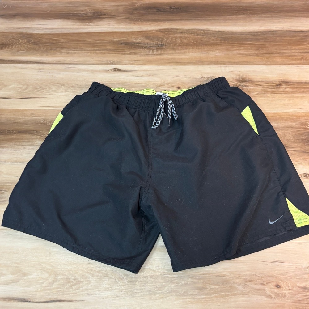 Nike Swim Trunks Shorts Mens XL Black Volt Green Drawstring Lined Volley Short